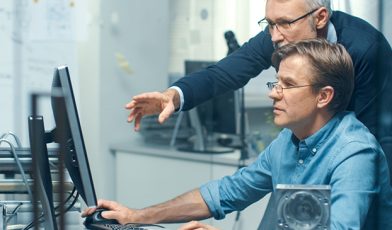 Architektura IT - co to? Kompleksowy przewodnik po strukturze nowoczesnego biznesu