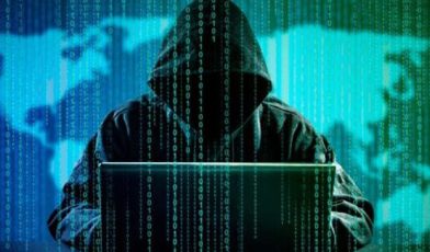 Cyberatak - czym jest, jak go rozpoznać i jak skutecznie chronić firmę oraz własne dane? Poradnik