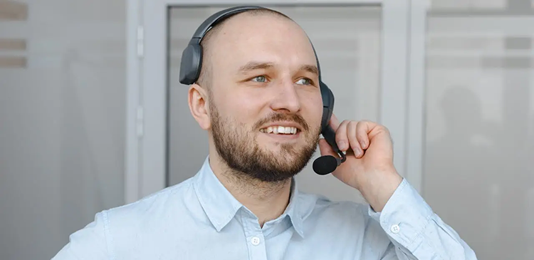 Opiekun klienta - kim jest, ile zarabia i jak nim zostać? Kompleksowy przewodnik po zawodzie