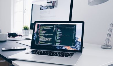 System teleinformatyczny - czym jest, jak działa i czym różni się od systemu informatycznego? Przewodnik