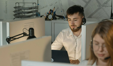 Wsparcie IT - czym jest i jak technologia napędza biznes? Przewodnik