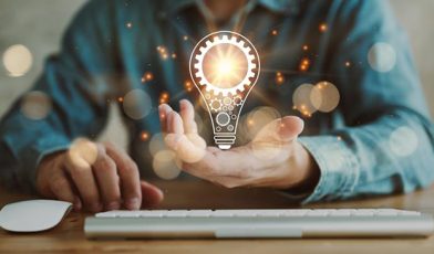 Rozwiązania technologiczne - czym są i jak zmieniają biznes oraz codzienne życie? Poradnik