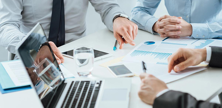 Produktywność pracowników - czym jest, jak ją mierzyć i skutecznie zwiększać w firmie? Poradnik