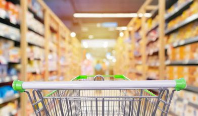 Sprzedaż tradycyjna - czym jest, jak działa i dlaczego wciąż dominuje nad e-commerce? Przewodnik