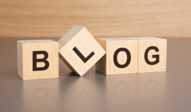 Czy blog firmowy jeszcze zarabia? Jak przekształcić bazę wiedzy w narzędzie do pozyskiwania leadów B2B