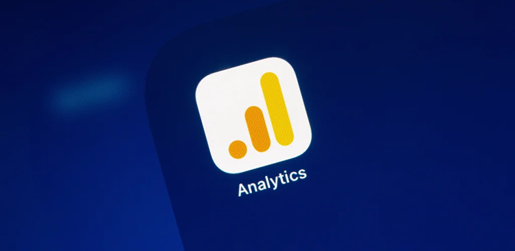Wdrożenie Google Analytics - na czym polega i jak je przeprowadzić krok po kroku? Poradnik