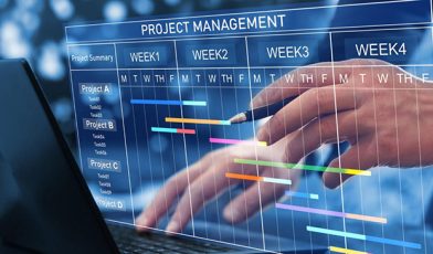 Zarządzanie projektami IT - na czym polega i jak skutecznie prowadzić projekty technologiczne? Poradnik