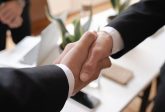 Metoda SPIN - czym jest w sprzedaży i jak rewolucjonizuje relacje z klientem B2B? Poradnik