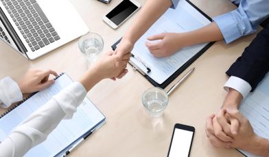 Program poleceń - co to jest, jak działa i jak wdrożyć go w swojej firmie? Poradnik