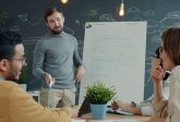 Digital marketing manager - kim jest, ile zarabia i jak skutecznie rekrutować na to stanowisko? Przewodnik