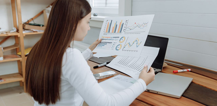 Analityk internetowy - kim jest i jak rewolucjonizuje marketing rekrutacyjny? Poradnik