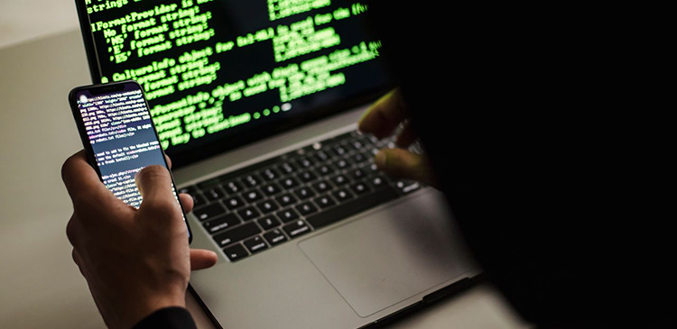 Cross-site scripting (XSS) - czym jest ta podatność i jak się przed nią chronić? Poradnik