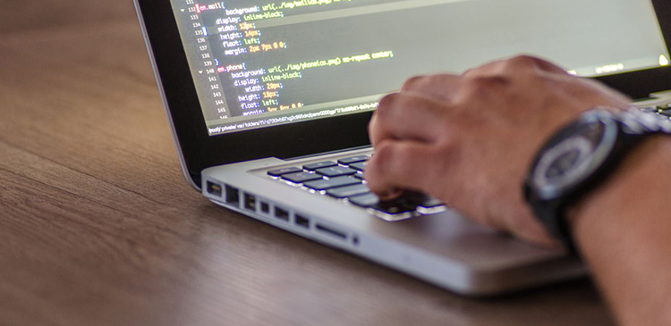 Eager loading - czym jest, jak działa i jak wpływa na wydajność serwisu? Poradnik