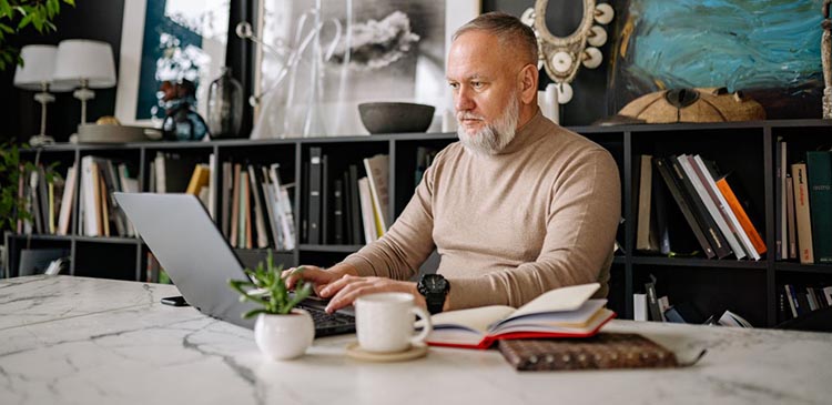 Nauka SEO - jak zacząć od zero naukę pozycjonowania stron i sklepów internetowych? Poradnik