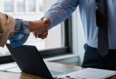 Plan onboardingu - czym jest, jak go stworzyć i dlaczego decyduje o sukcesie pracownika? Poradnik