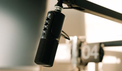 Podcast marketing - czym jest i jak skutecznie go wykorzystać w biznesie? Poradnik