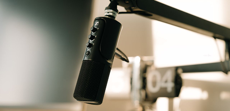 Podcast marketing - czym jest i jak skutecznie go wykorzystać w biznesie? Poradnik
