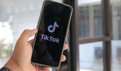 Rodzaje reklam na TikToku - kompletny przewodnik po formatach i strategicznym marketingu w social media
