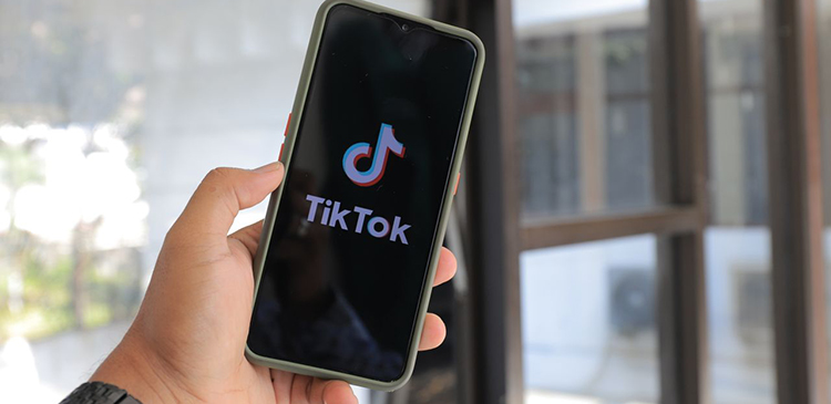 Rodzaje reklam na TikToku - kompletny przewodnik po formatach i strategicznym marketingu w social media