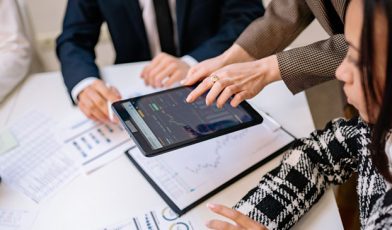 Smarketing - czym jest i jak skutecznie połączyć marketing ze sprzedażą? Poradnik