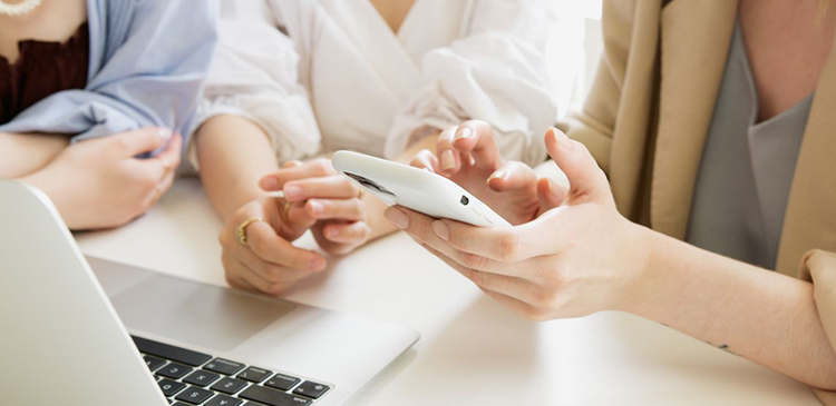 Sprzedaż na Facebooku - czym różni się od tradycyjnego handlu i jak wpływa na e-commerce? Przewodnik