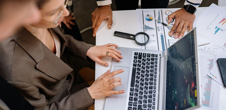 Strategia marketingowa sklepu internetowego - jak zaplanować marketing i zwiększyć sprzedaż? Poradnik